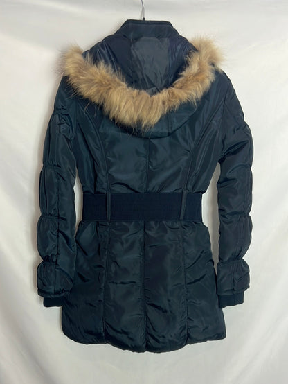 RUT. Blue hooded feathers. TM