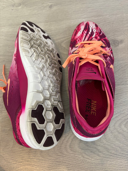 NIKE. Zapatillas modelo FREE 5.0.  T 38