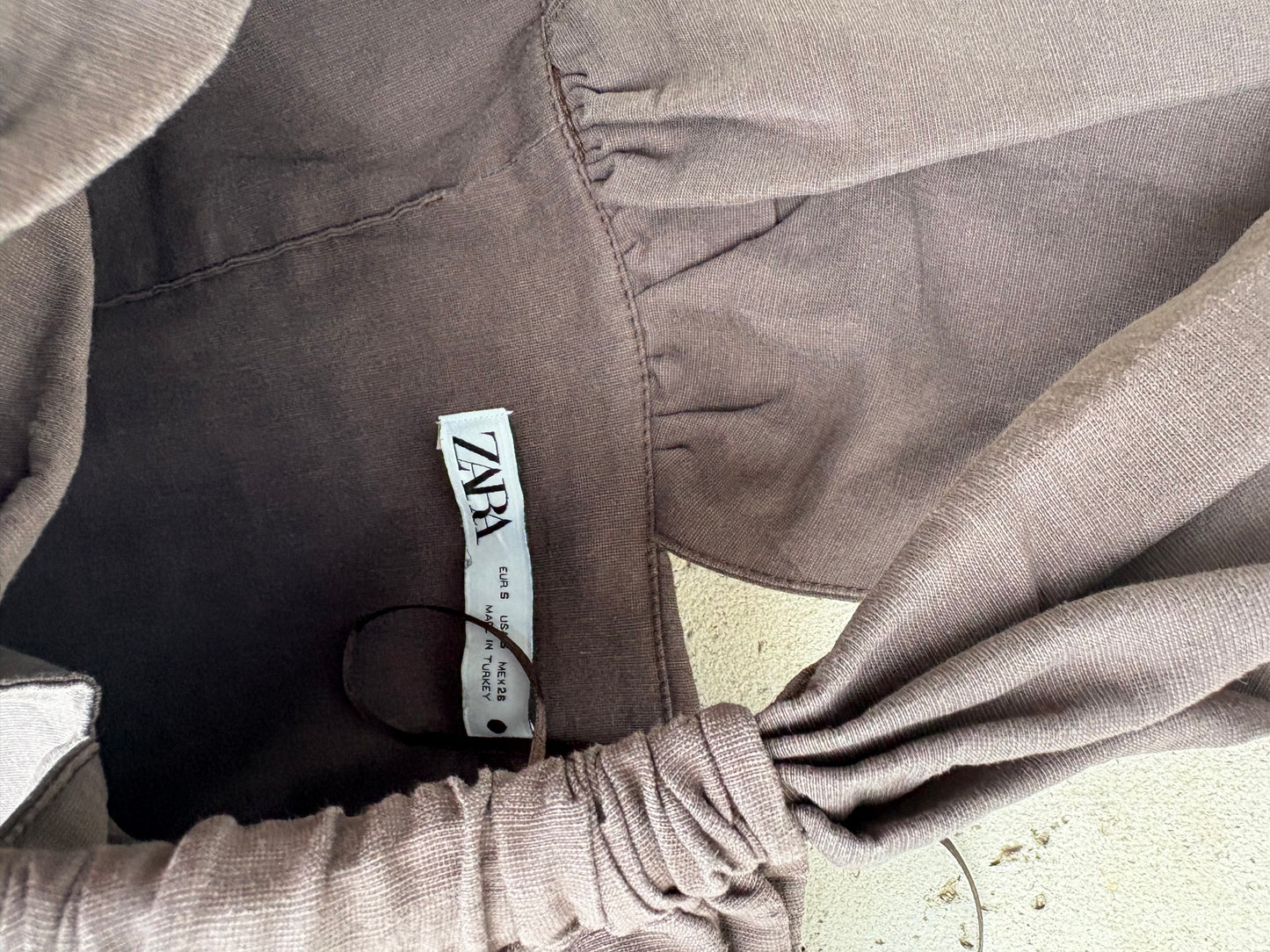 ZARA. Top elástico asimétrico con lino