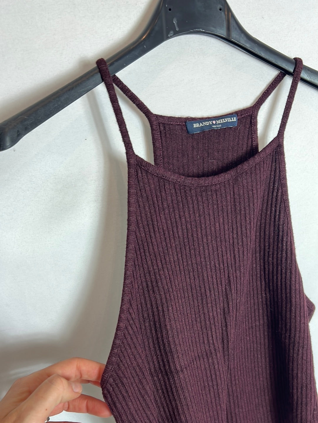 BRANDY MELVILLE. Top burdeos canalé T.u(xs)