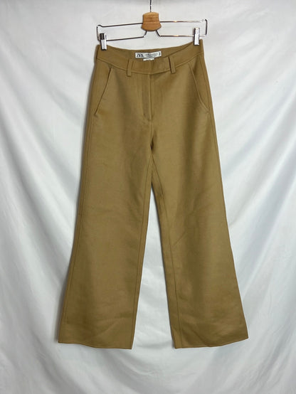 ZARA. Pantalón beige lana
