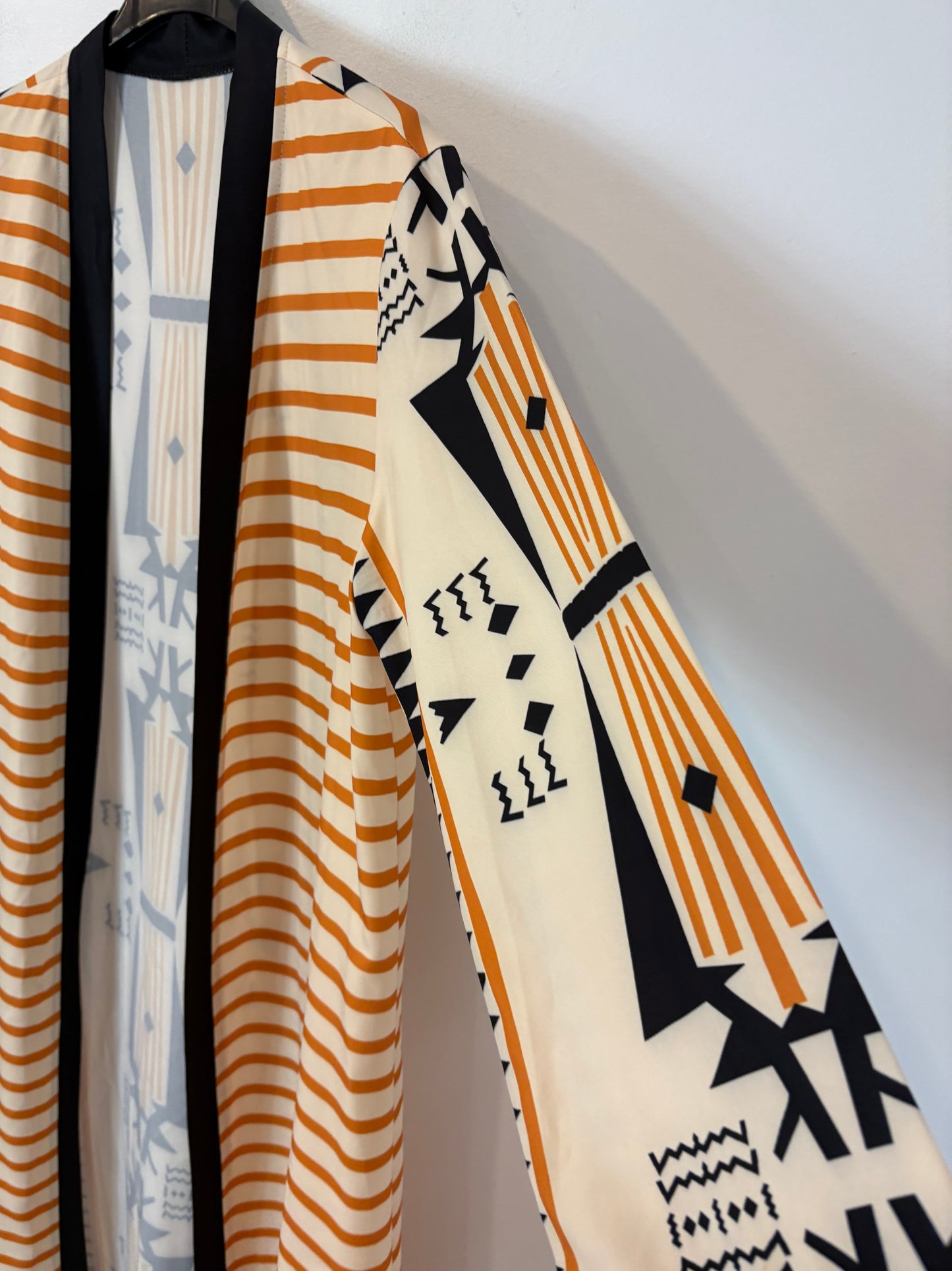 OTRAS. Kimono largo estampado