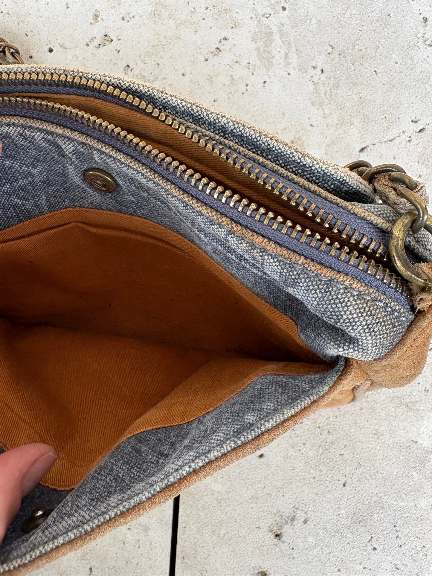 SESSÚN. Bolso bandolera tela y piel