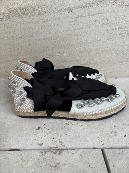 LOEWE. Alpargata detalle pedrería. T 39