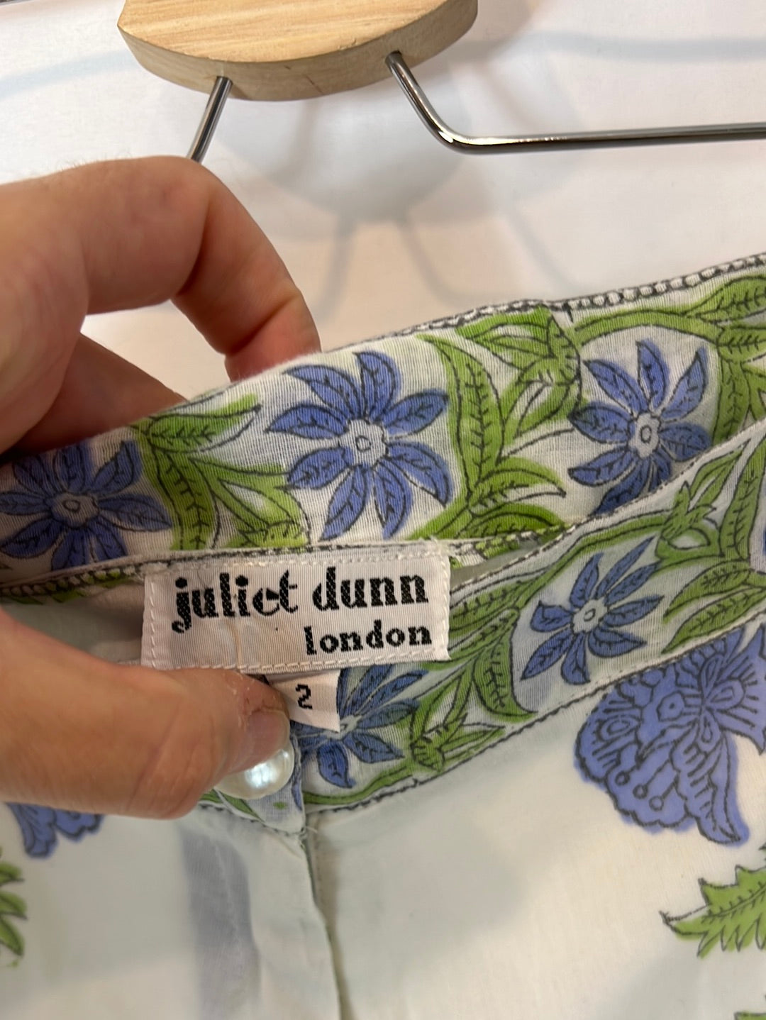 JULIET DUNN LONDON. Bermuda shorts and printed top total look. Size 2 (38)