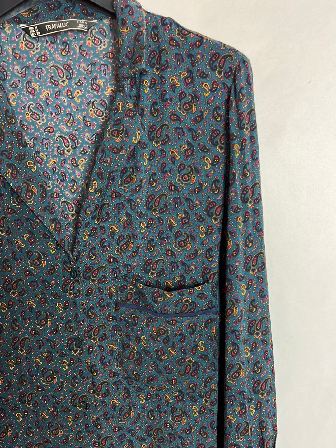 ZARA. Camisa azul amebas T.m