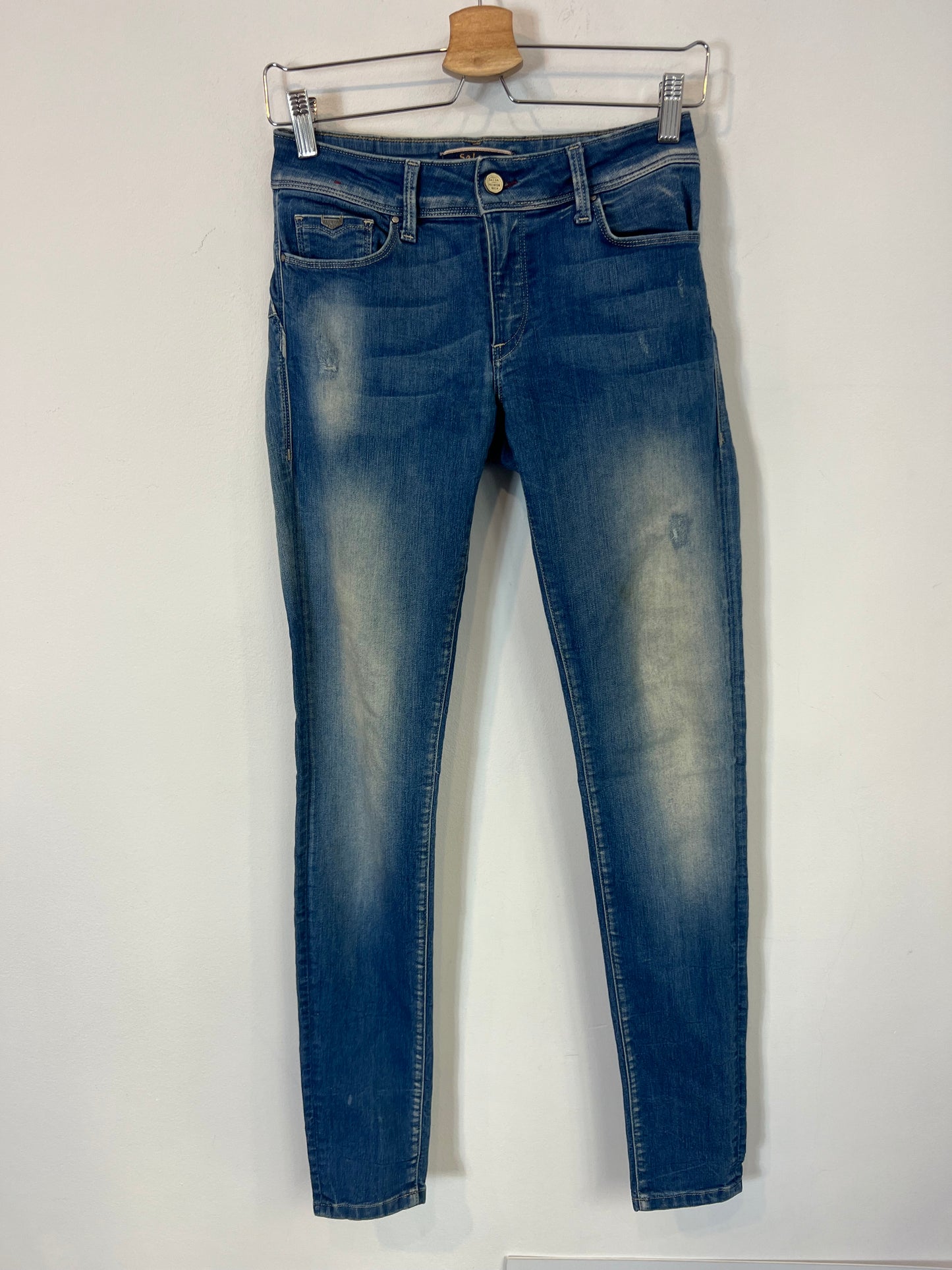 SALSA. Distressed skinny denim. Size 36