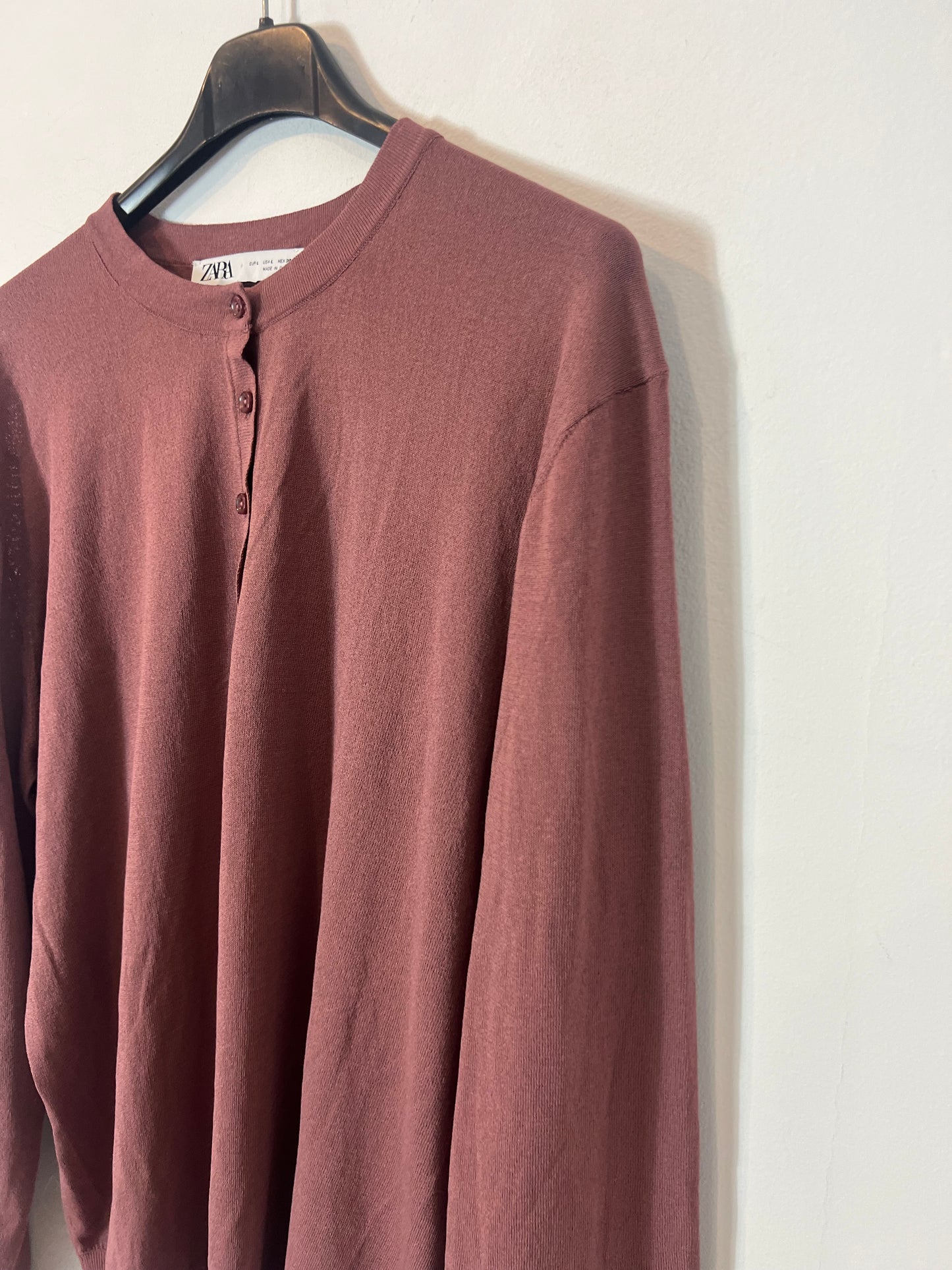 ZARA. Fine eggplant sweater. TL