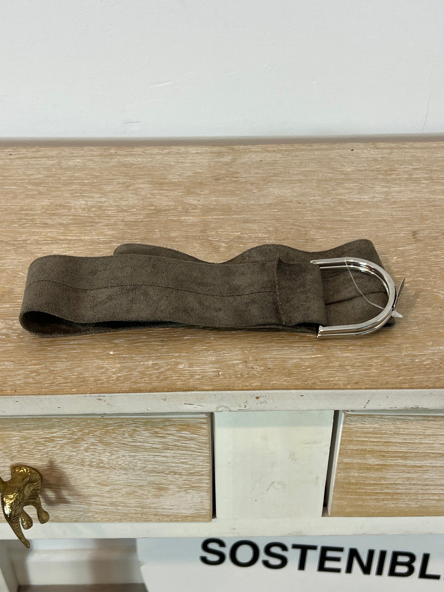 OTRAS. cinturón gris antelina