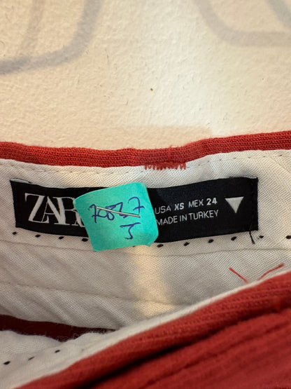 ZARA. Pantalón fluido pinzas. T XS