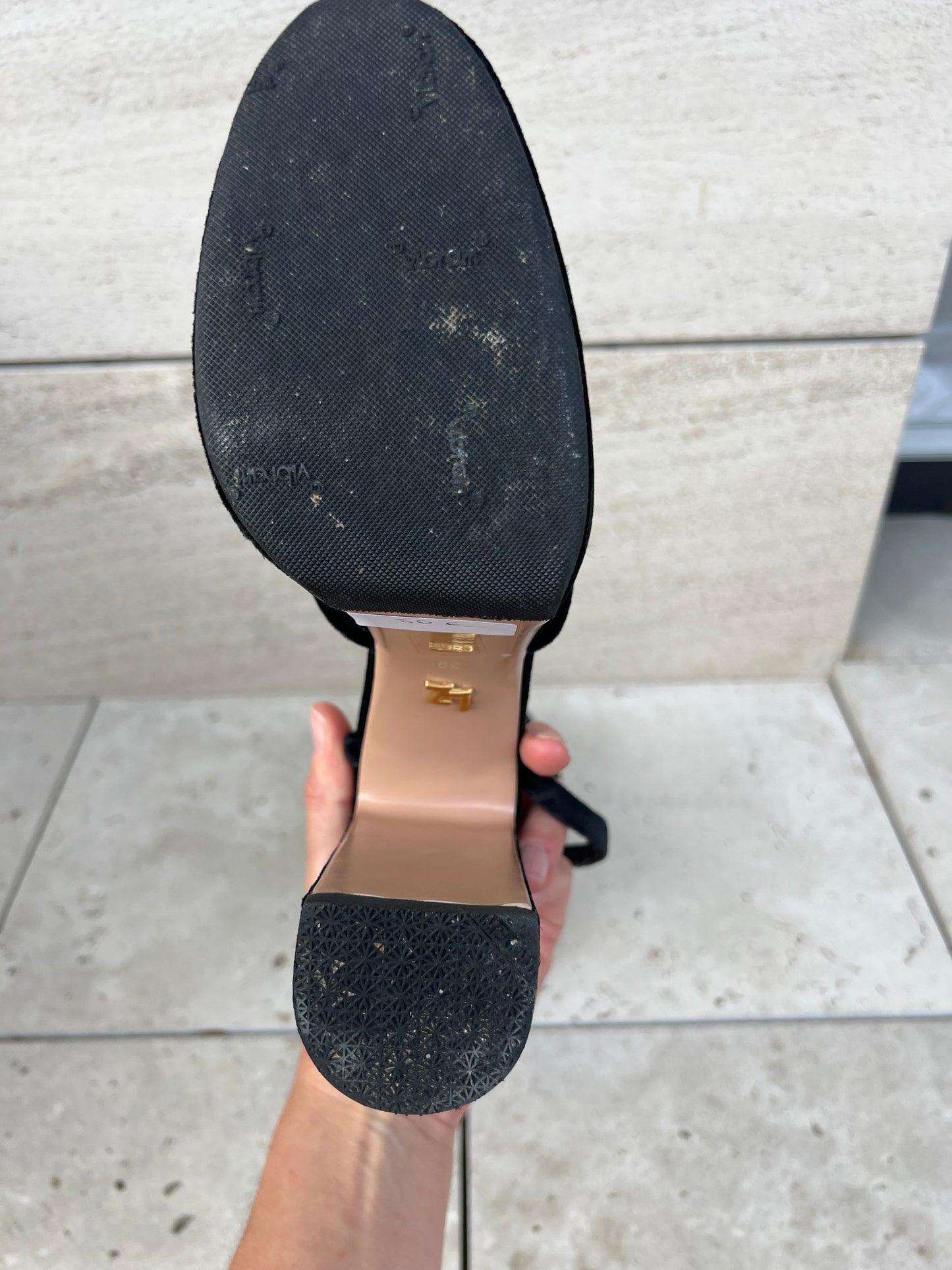 LOLA CRUZ. Sandalia terciopelo plataforma. T 39