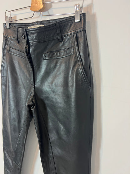 ZARA. Pantalón negro piel  T.m