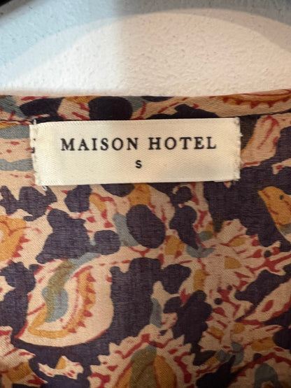 MAISON HOTEL. Floral cotton blouse Ts