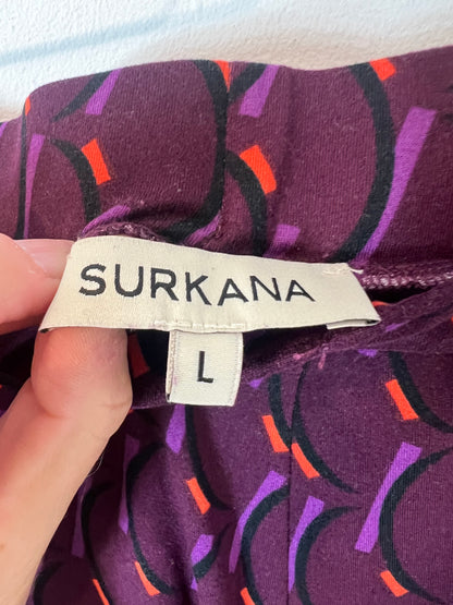 SURKANA. Total look estampado retro. T M