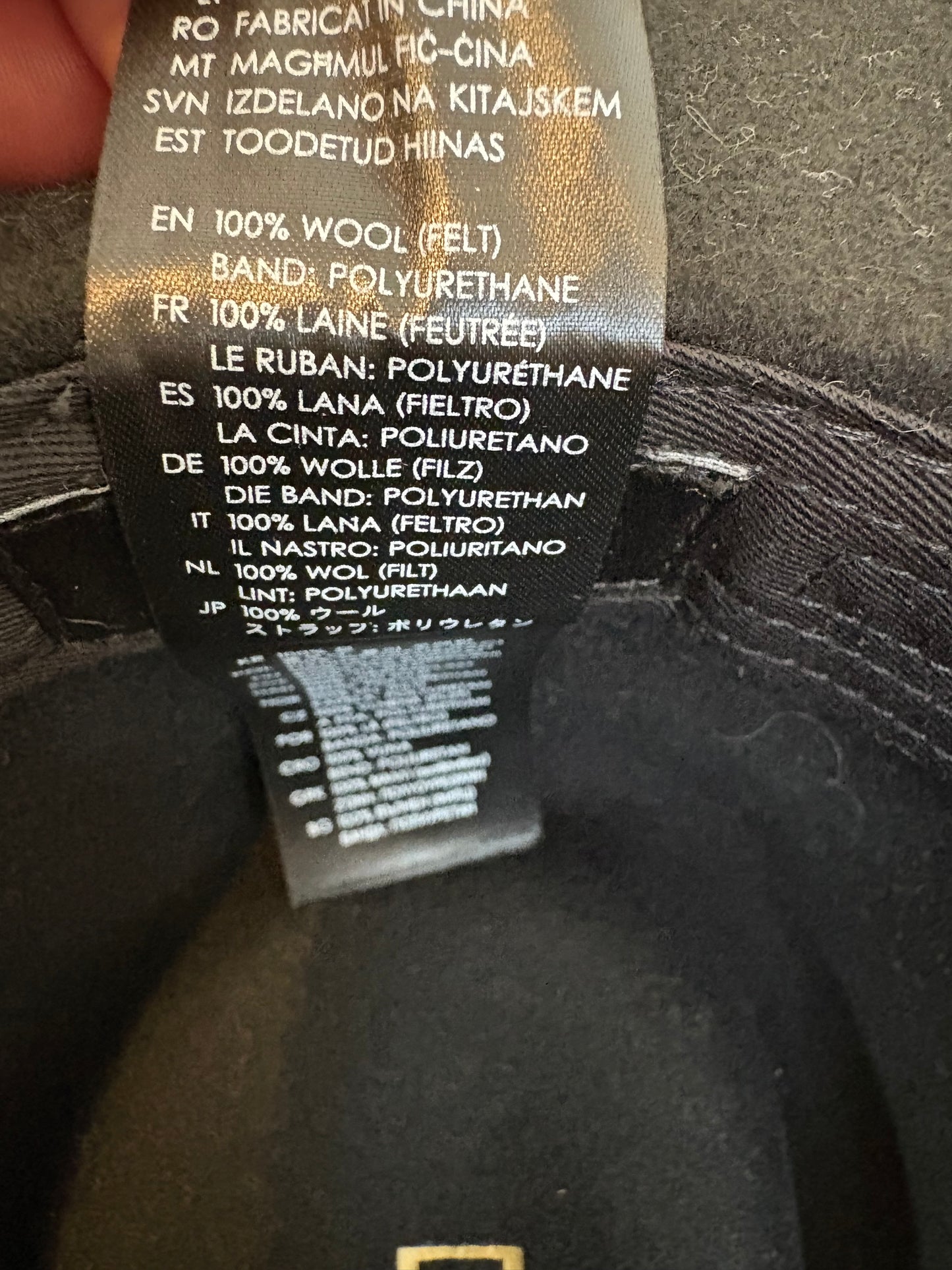 BRIXTON. Sombrero negro lana