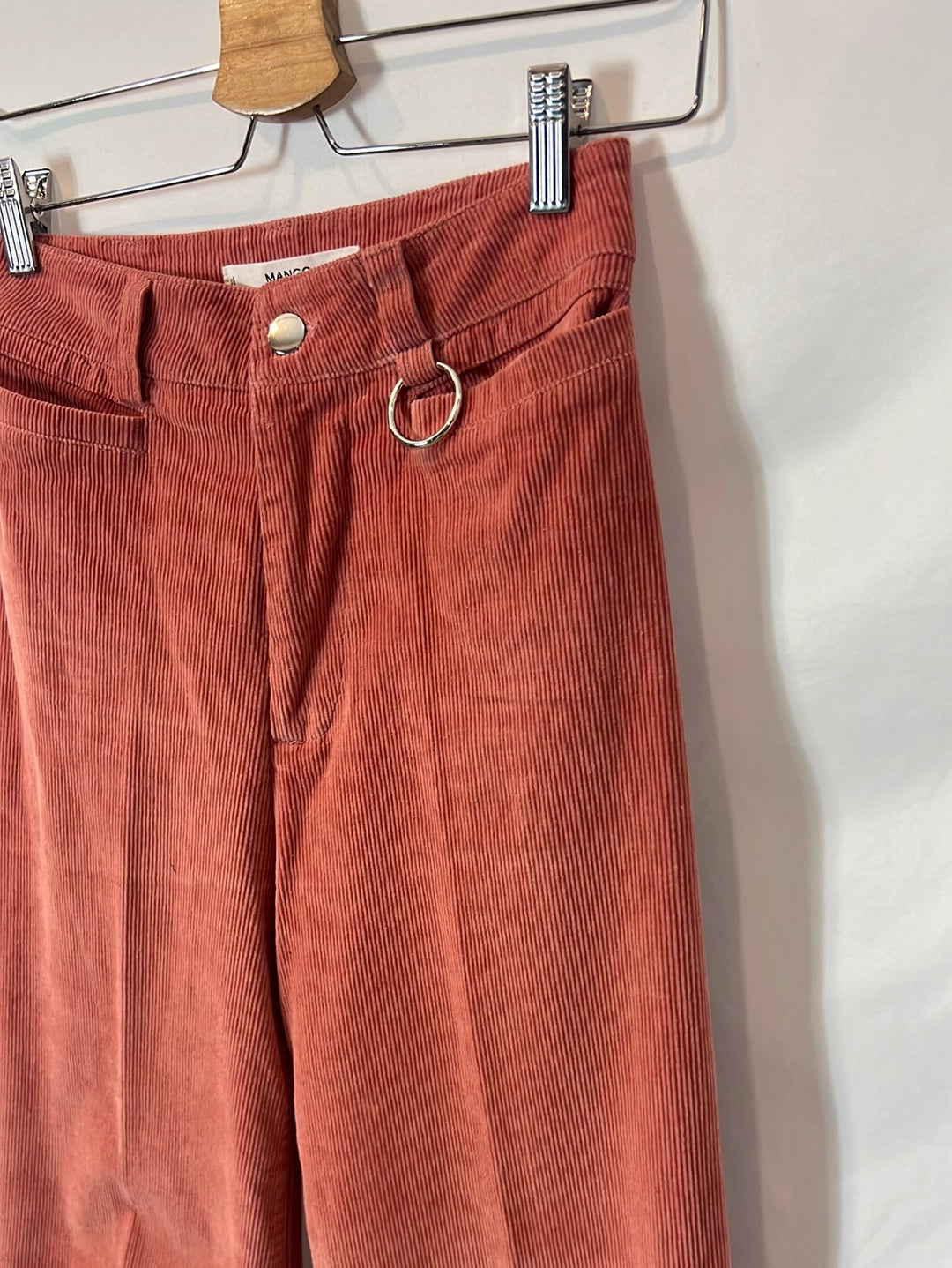 ZARA. Pantalón rosa pana T.34
