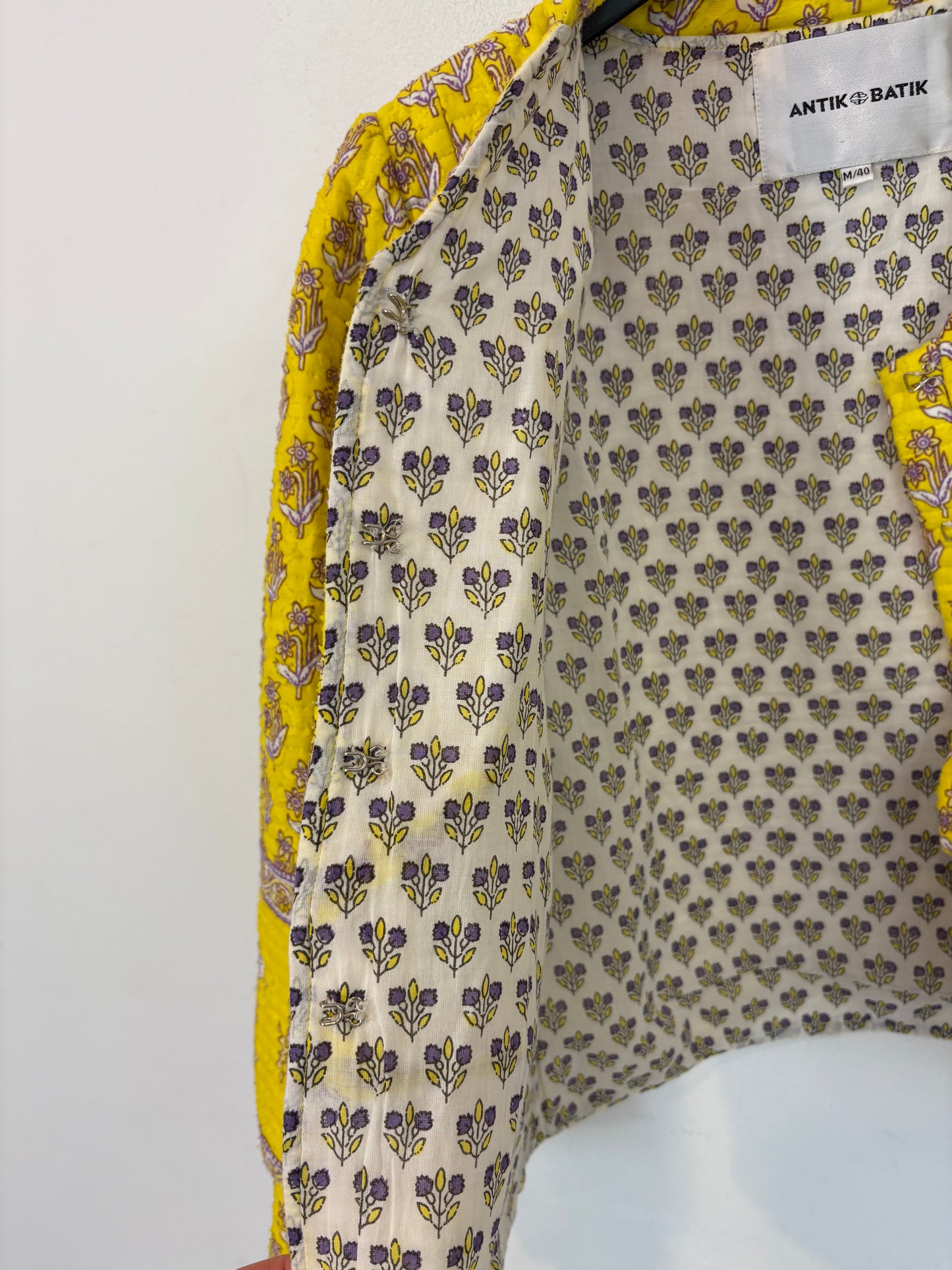 ANTIK BATIK. Chaqueta textura estampada