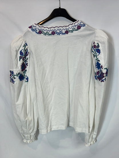 JOSEPHINE. Blusa blanca bordada hombreras T.s