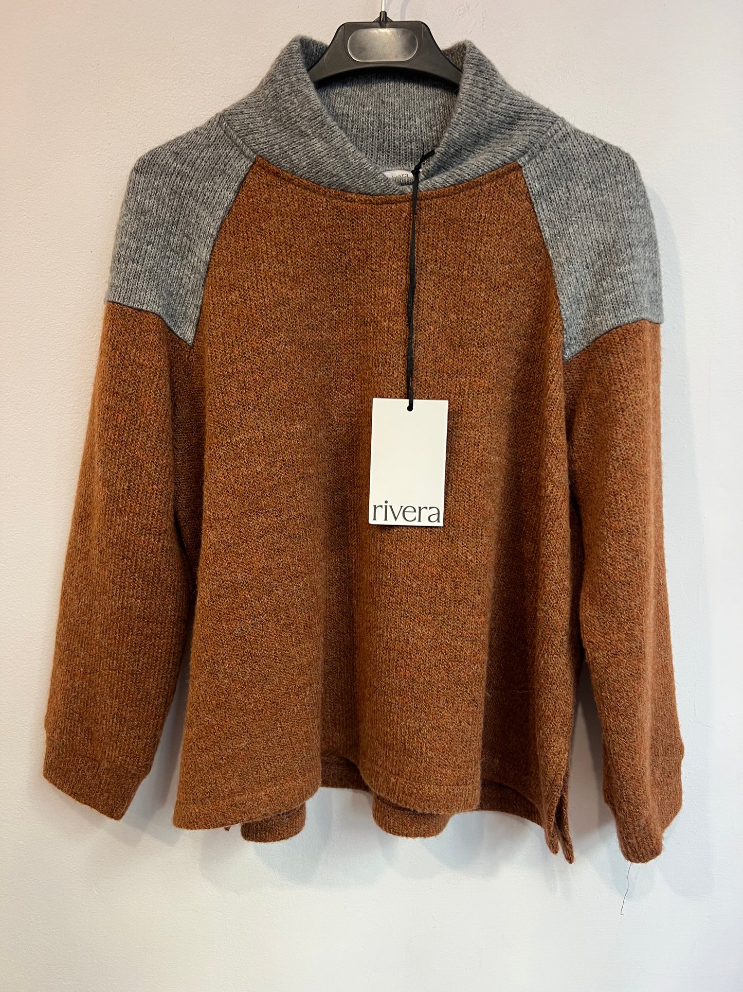 RIVERA. Two-tone wool sweater. TM