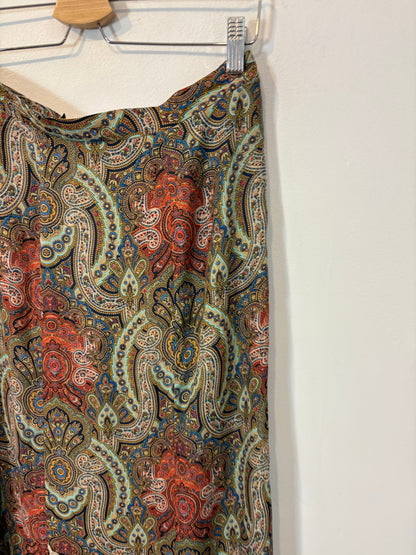 ZARA. Falda fluida con estampados verdes