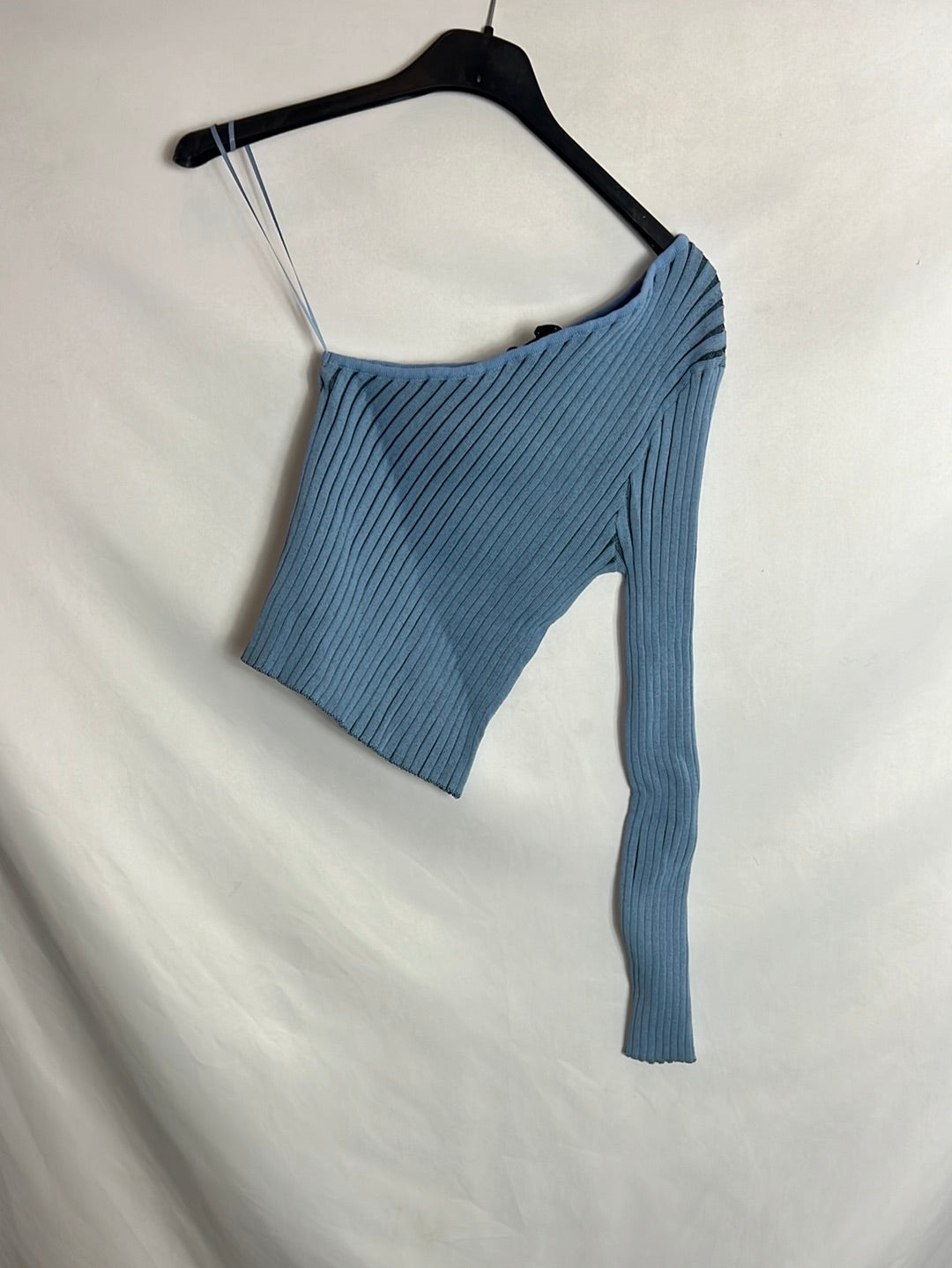 ZARA. Top canalé asimétrico azul. TM