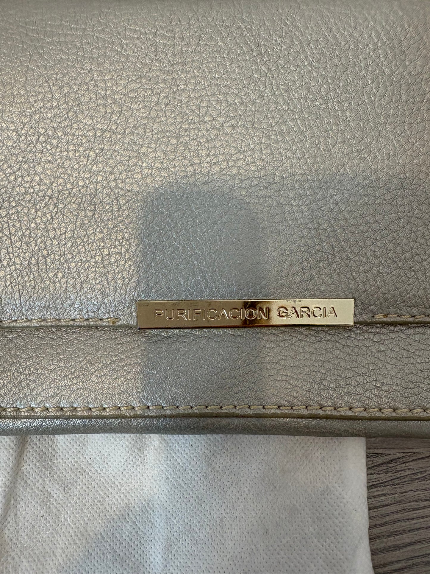 PURIFICACIÓN GARCIA. Cartera de mano piel gris