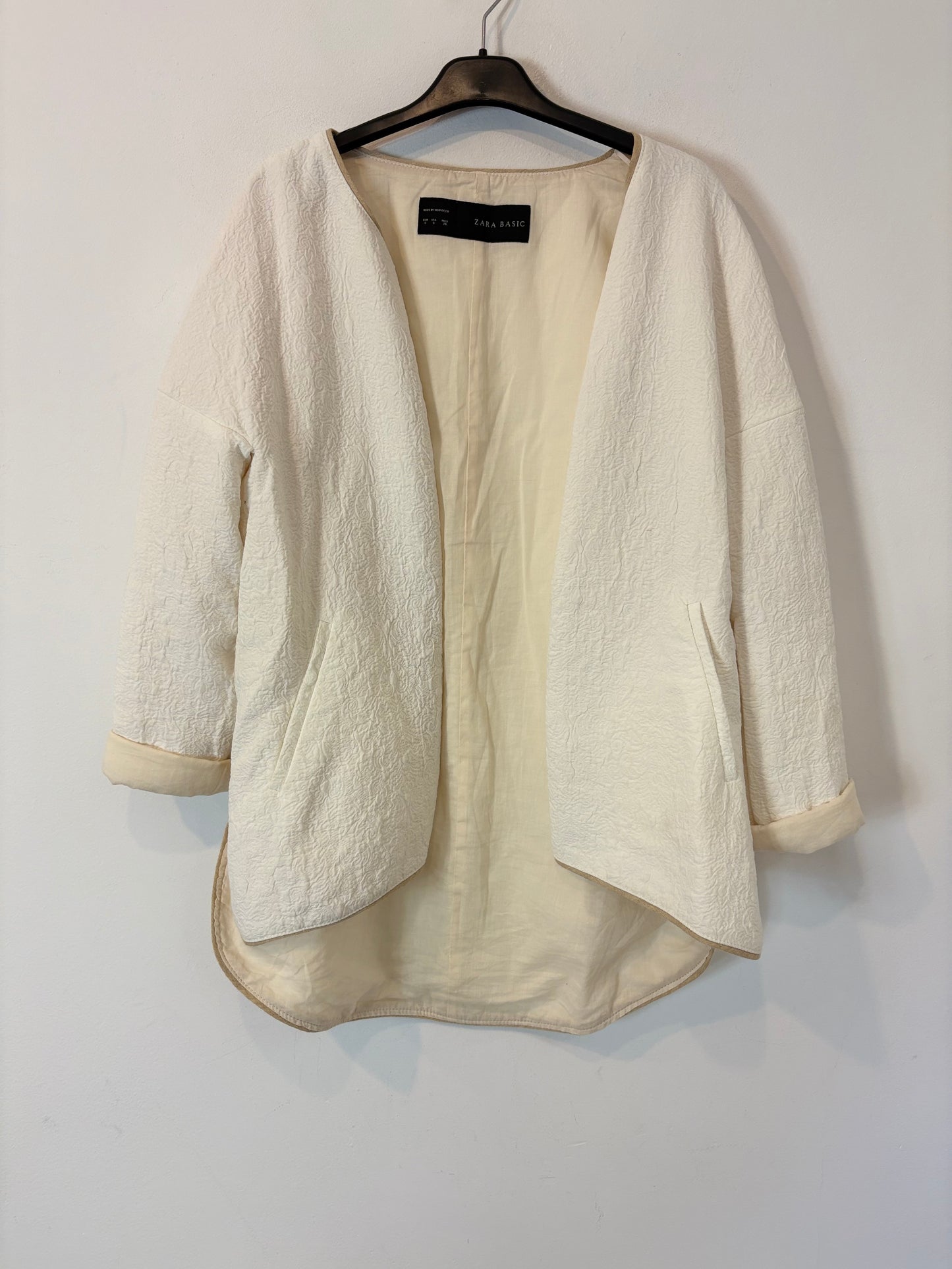 ZARA. White textured Ts jacket