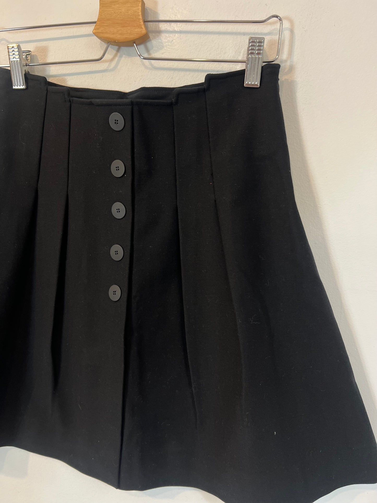 MAJE. Falda negra tablas T.38