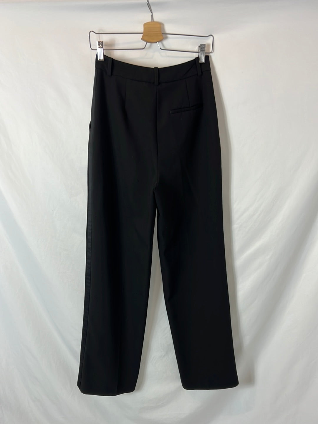 ZARA. Pantalón ancho negro T.s