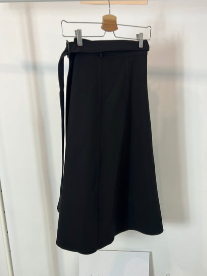 ZARA. Falda midi negra efecto pareo bolsillo. T XS