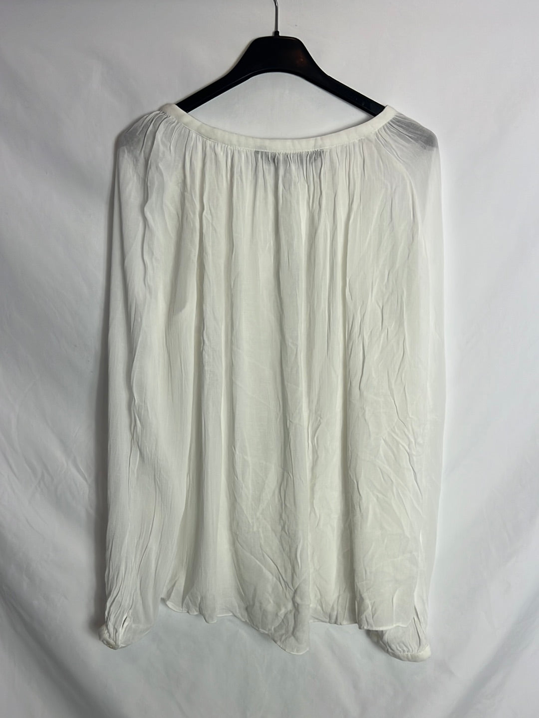 ZARA. blusa blanca detalle étnico T.m