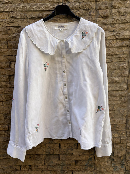 BALZAC. Blusa blanca bordados