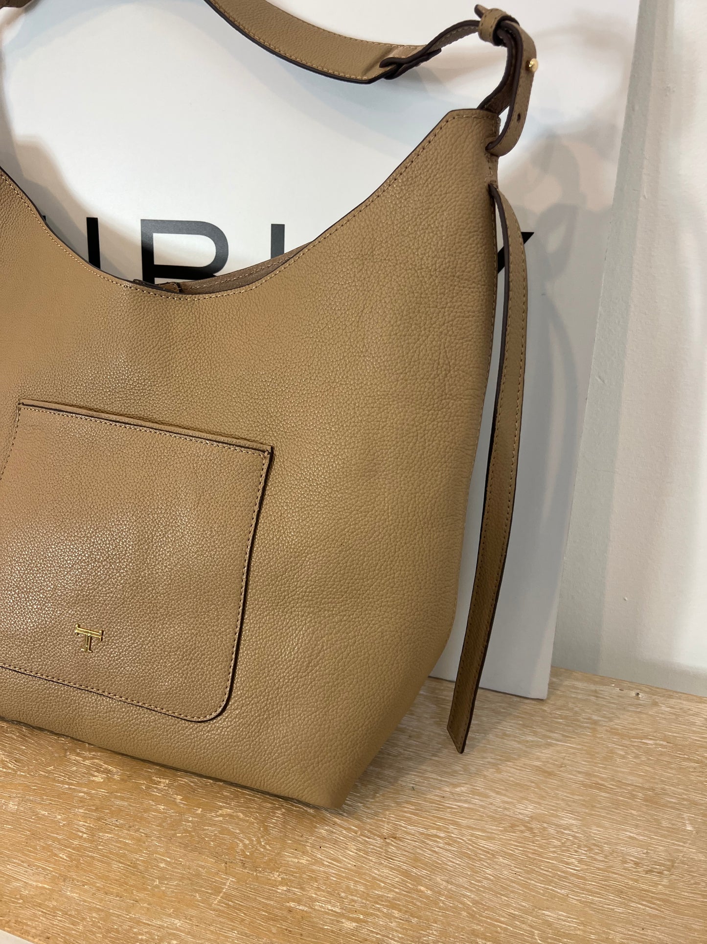 LATOUCHE. Bolso piel shopper beige oscuro