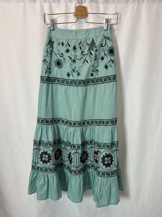 IQ. Embroidered light blue midi skirt. T XS (tare)