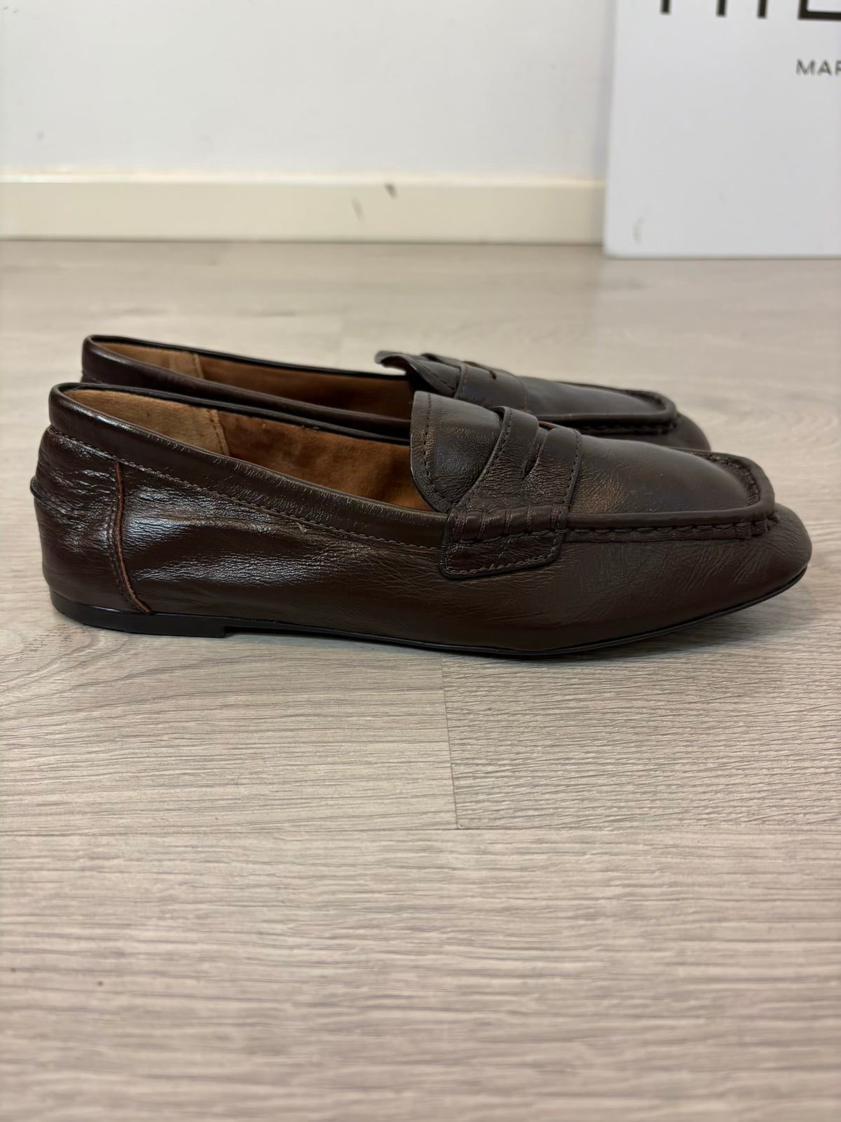 ZARA. Mocasines marrón piel. T 38