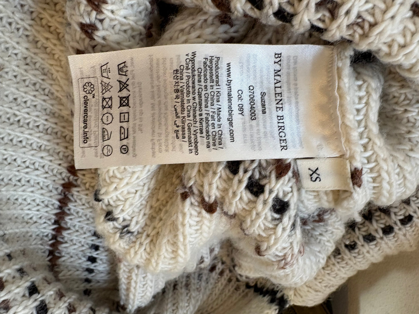 MASSIMO DUTTI. Short green skirt with pocket T.xs