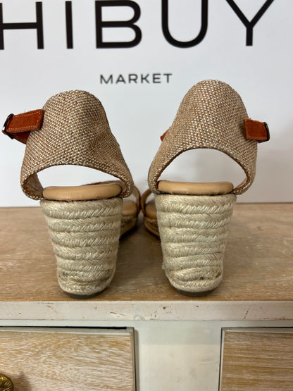 They are very Castilian. Cuba esparto cauldron. T 39