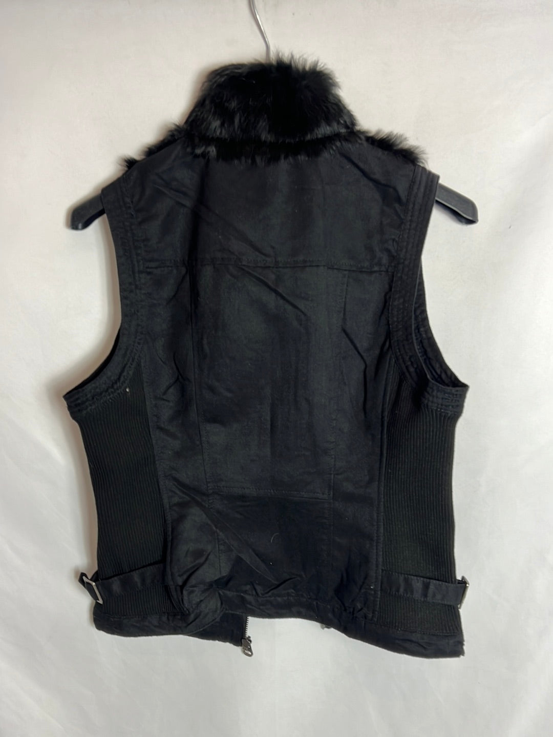 OTRAS. Chaleco punto y pelo de conejo negro. T M