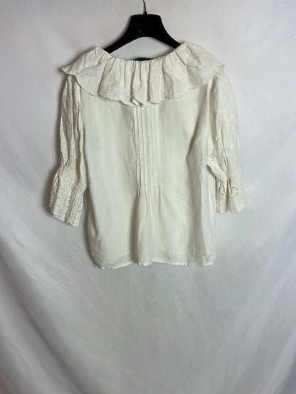 ZARA. Vintage-style beige blouse Ts