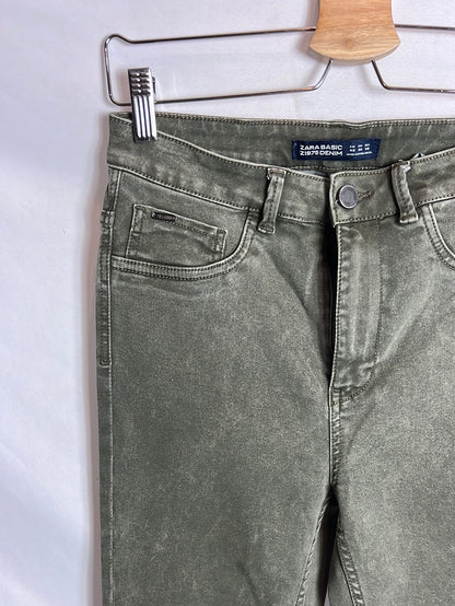 ZARA. Distressed green skinny denim. Size 40