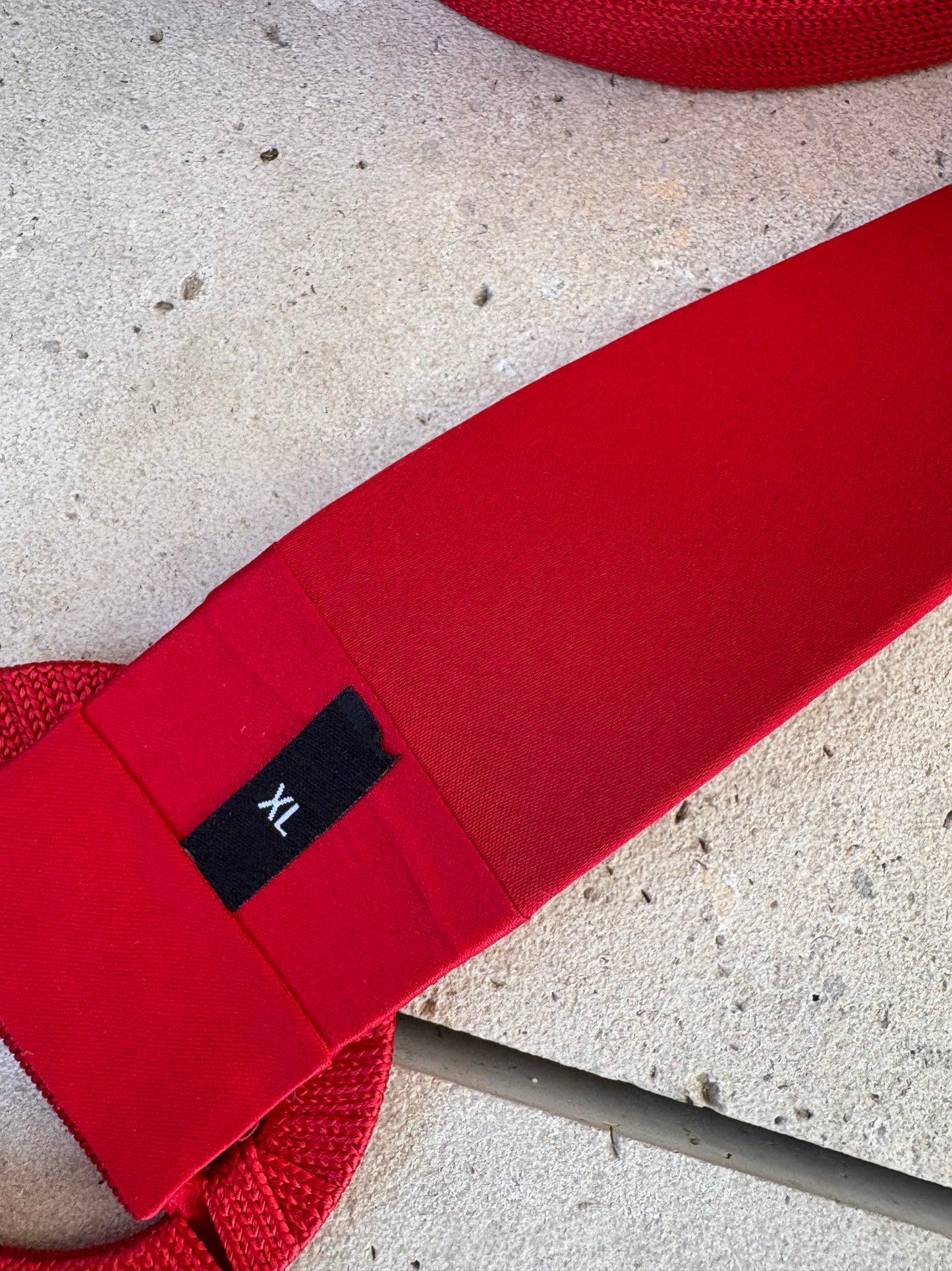 OTRAS. Cinturón rojo semirrígido textura. T L/XL