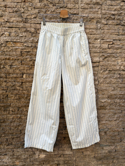 AMERICAN VINTAGE. Pantalón algodón rayas azul claro