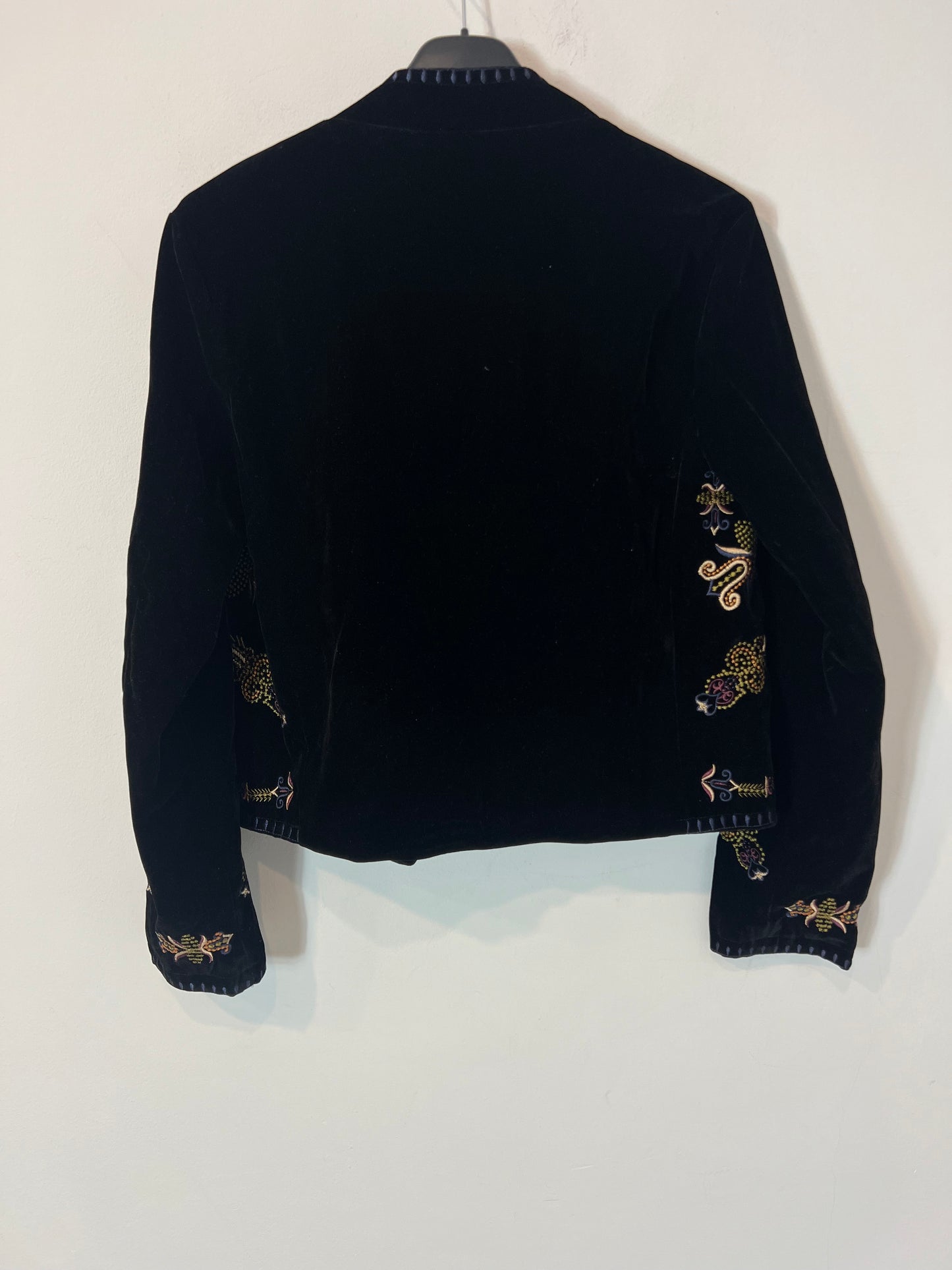 TOP QUEENS. Chaqueta terciopelo bordada. T XS/S