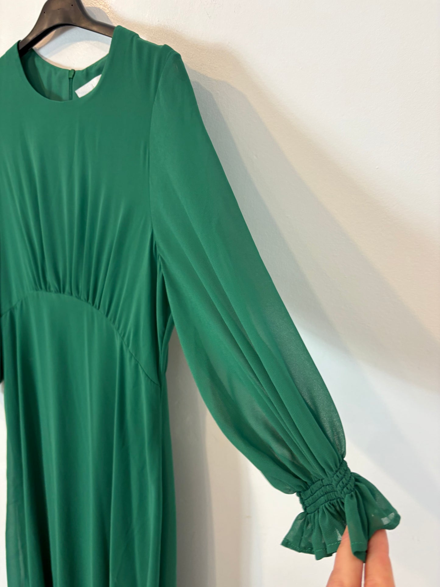 VILAGALLO. Vestido largo gasa verde