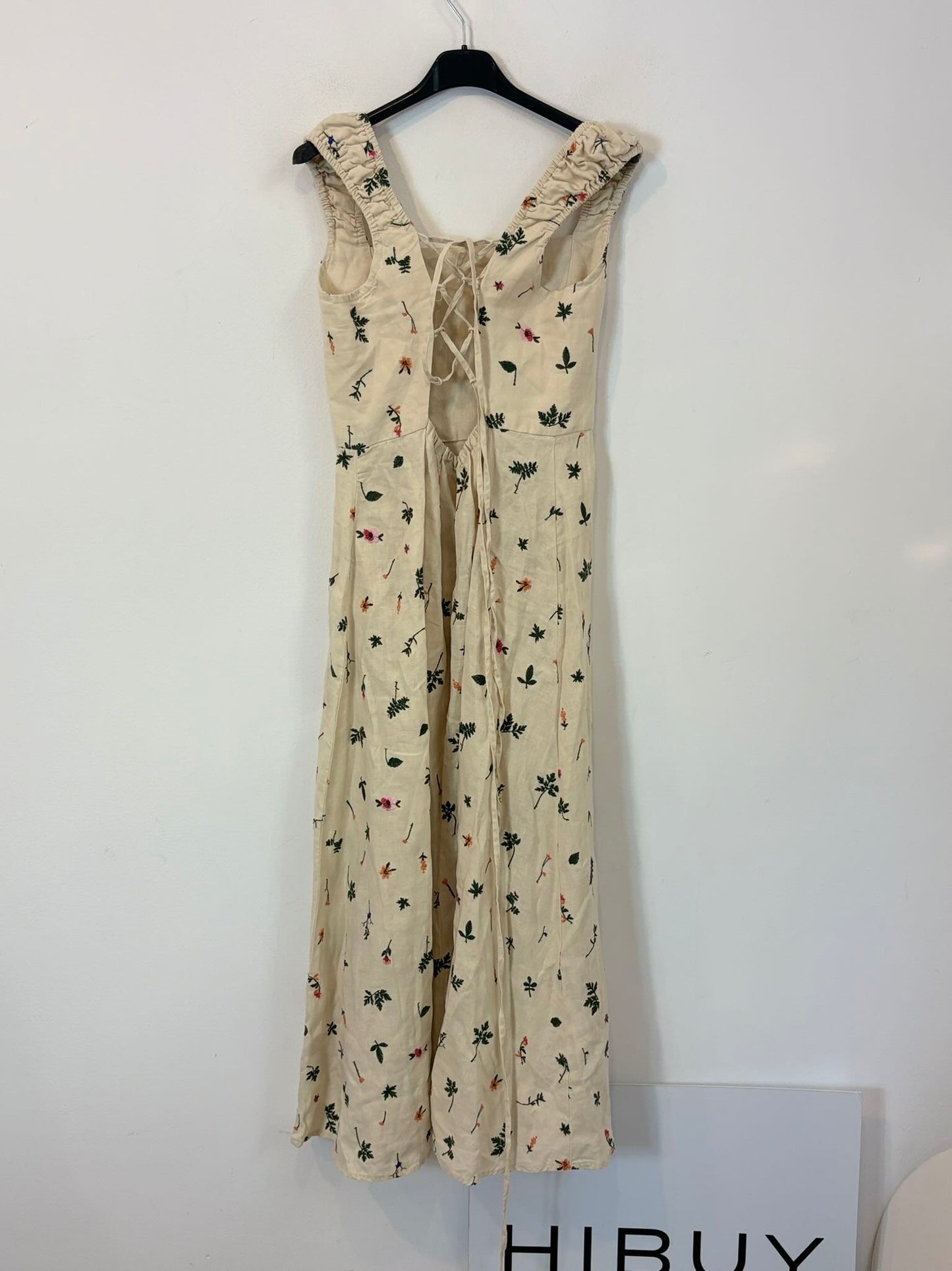 ZARA. Vestido largo  lino bordados
