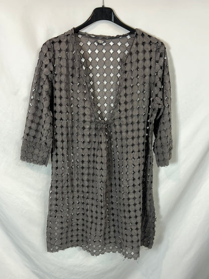 TCN. Short grey die-cut dress. Size M