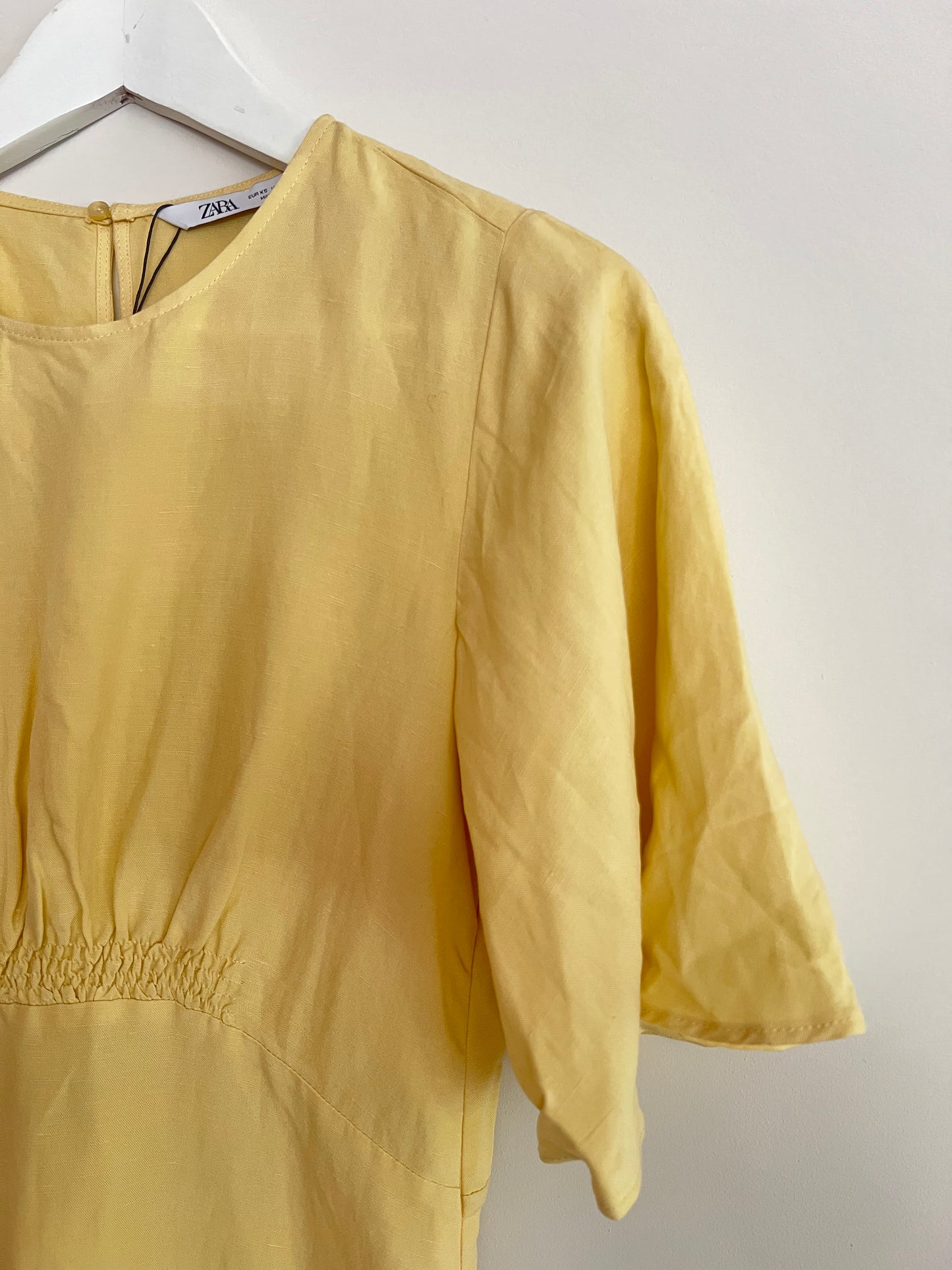 ZARA. Vestido amarillo con lino T.xs