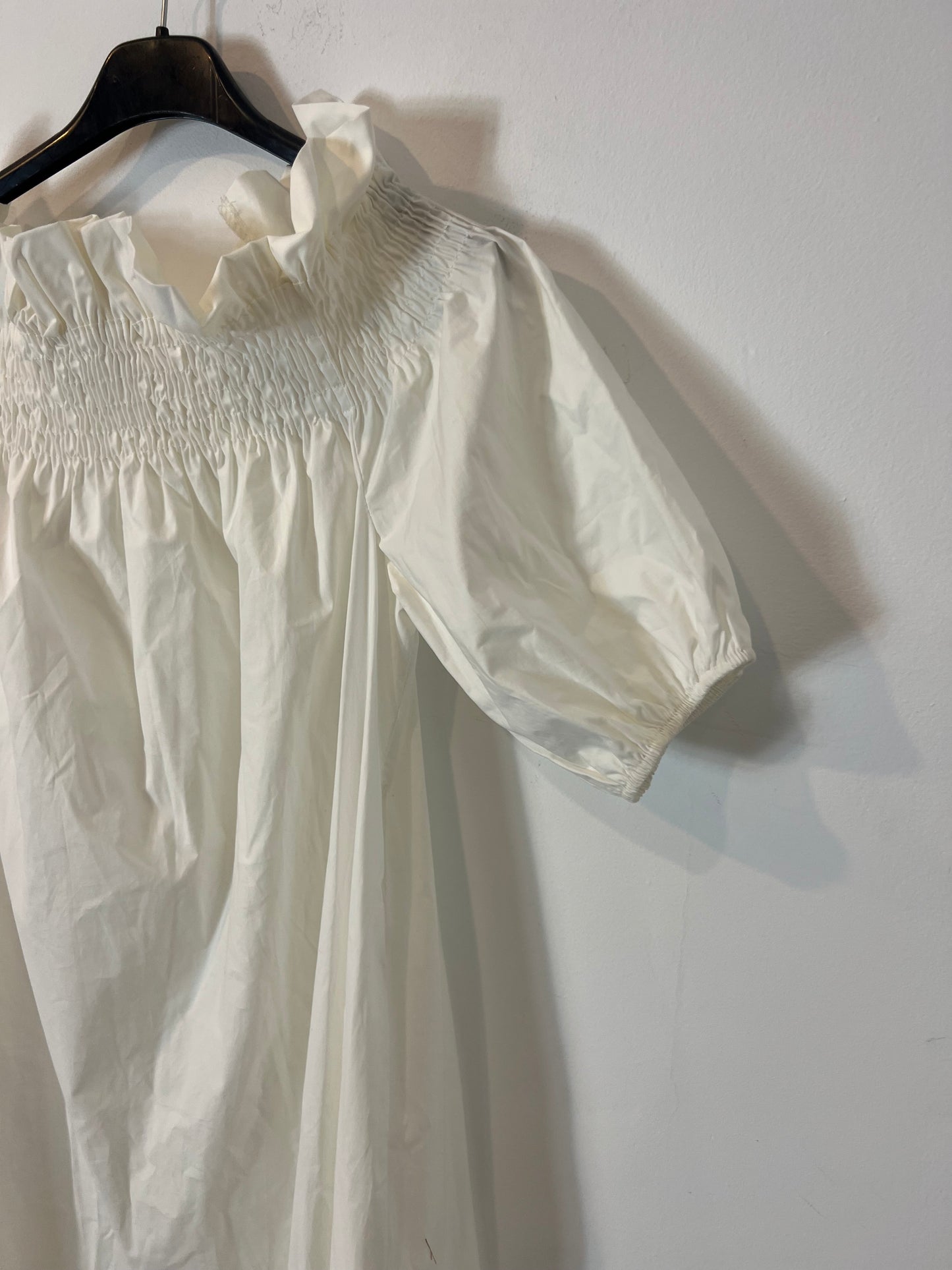 IRIS. Vestido largo blanco detalle nido de abeja. T M