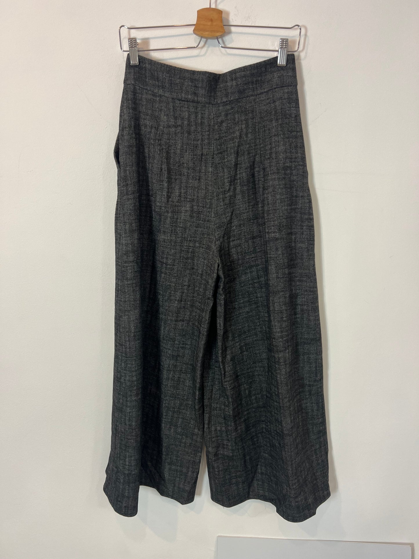 ZARA. Pantalón textura gris jaspeado. T S
