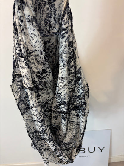 FRANCISCO ARCE. Vestido largo estampado floral y escote halter